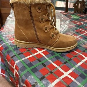 One left boot, thought I was getting 2